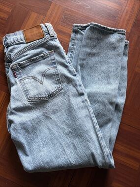 Levi's Light Wash Jeans Ribcage Straight Ankle Size 26